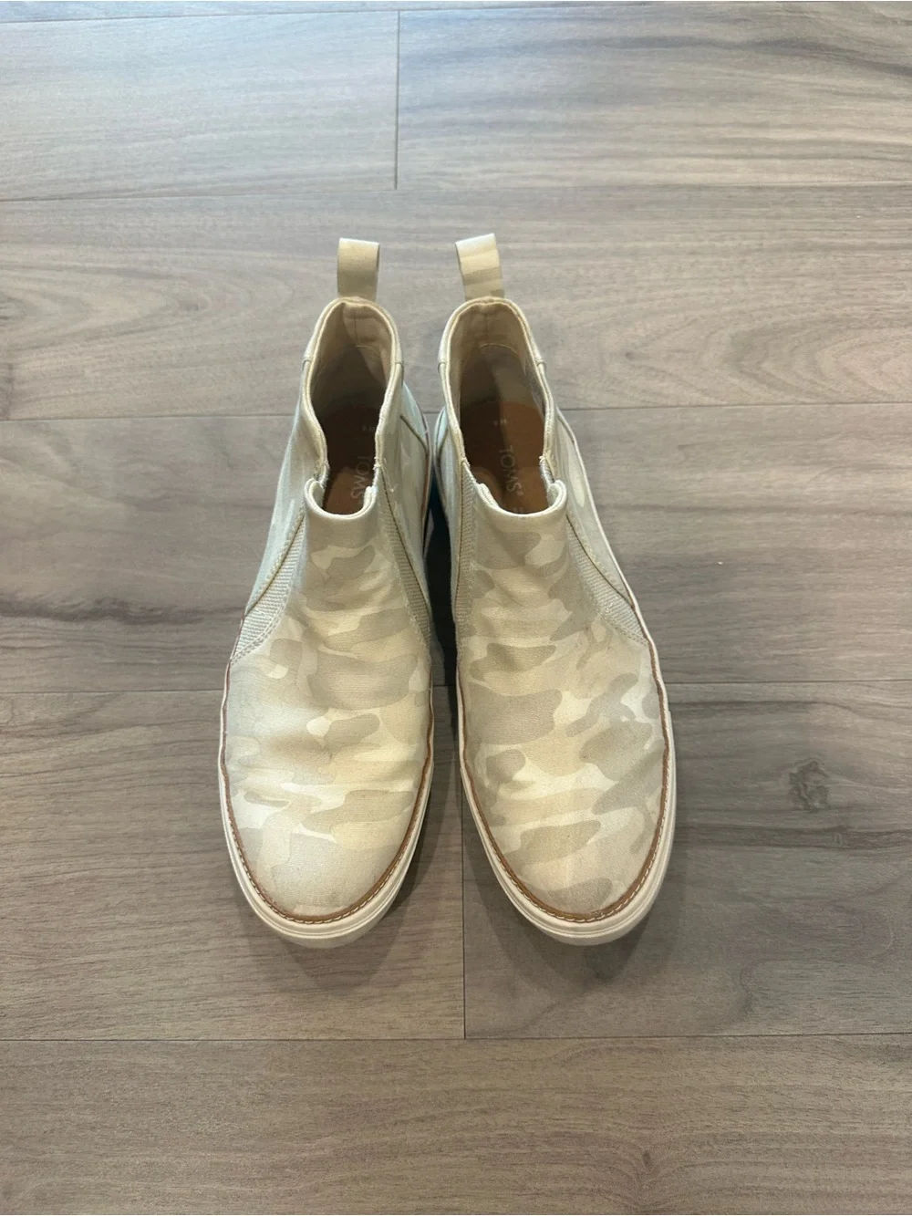 Toms Kids Slip-On Camouflage Boots in Beige